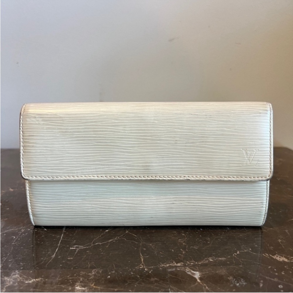 Authentic Louis Vuitton Cream Epi Sarah Wallet - Picture 1 of 8